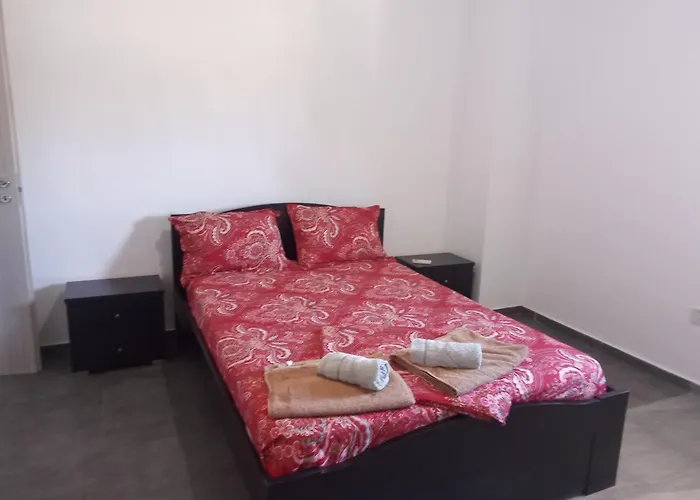 Ariadnis 3 Beds Apt